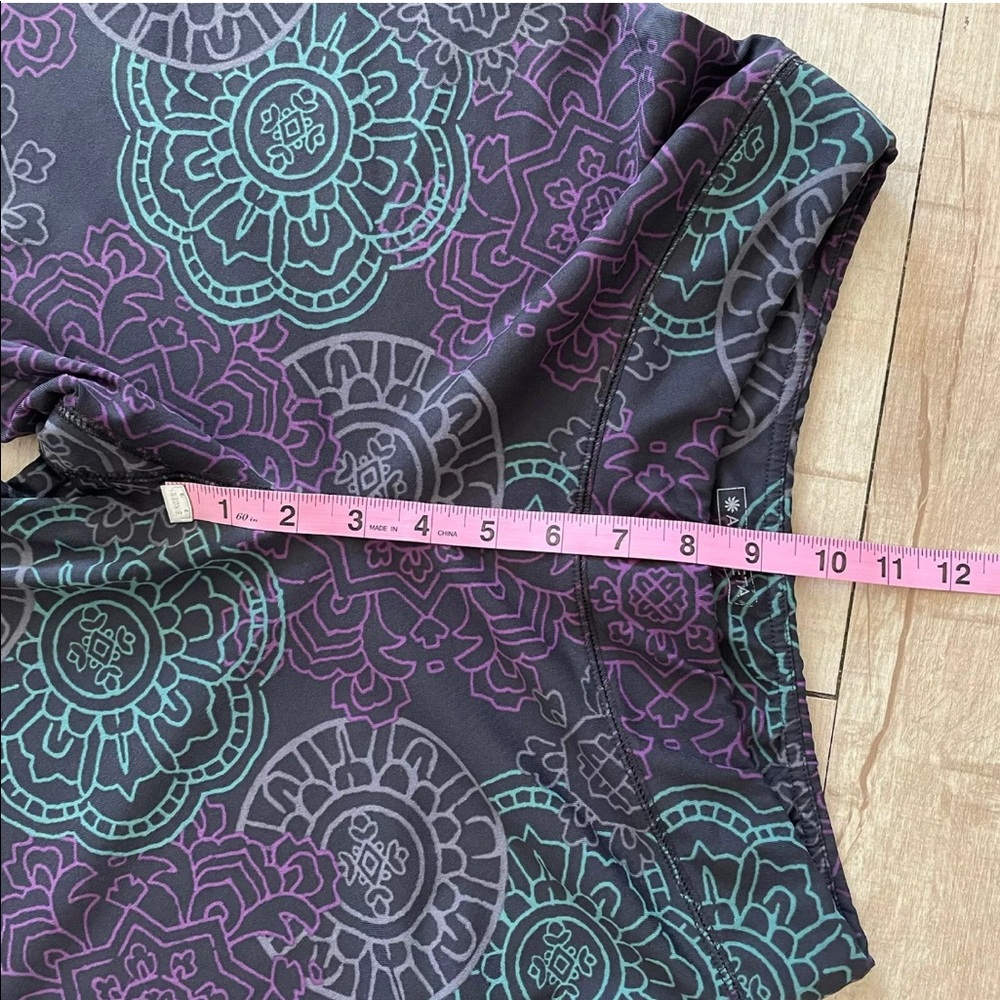 Athleta cropped wide leg yoga pants mandala pattern - Picture 12 of 12